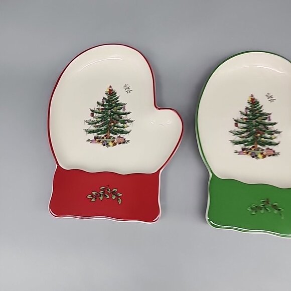 Spode Christmas Tree Mitten Dishes | Set of 2 Red and Green 7 Inch - Picture 2 of 6
